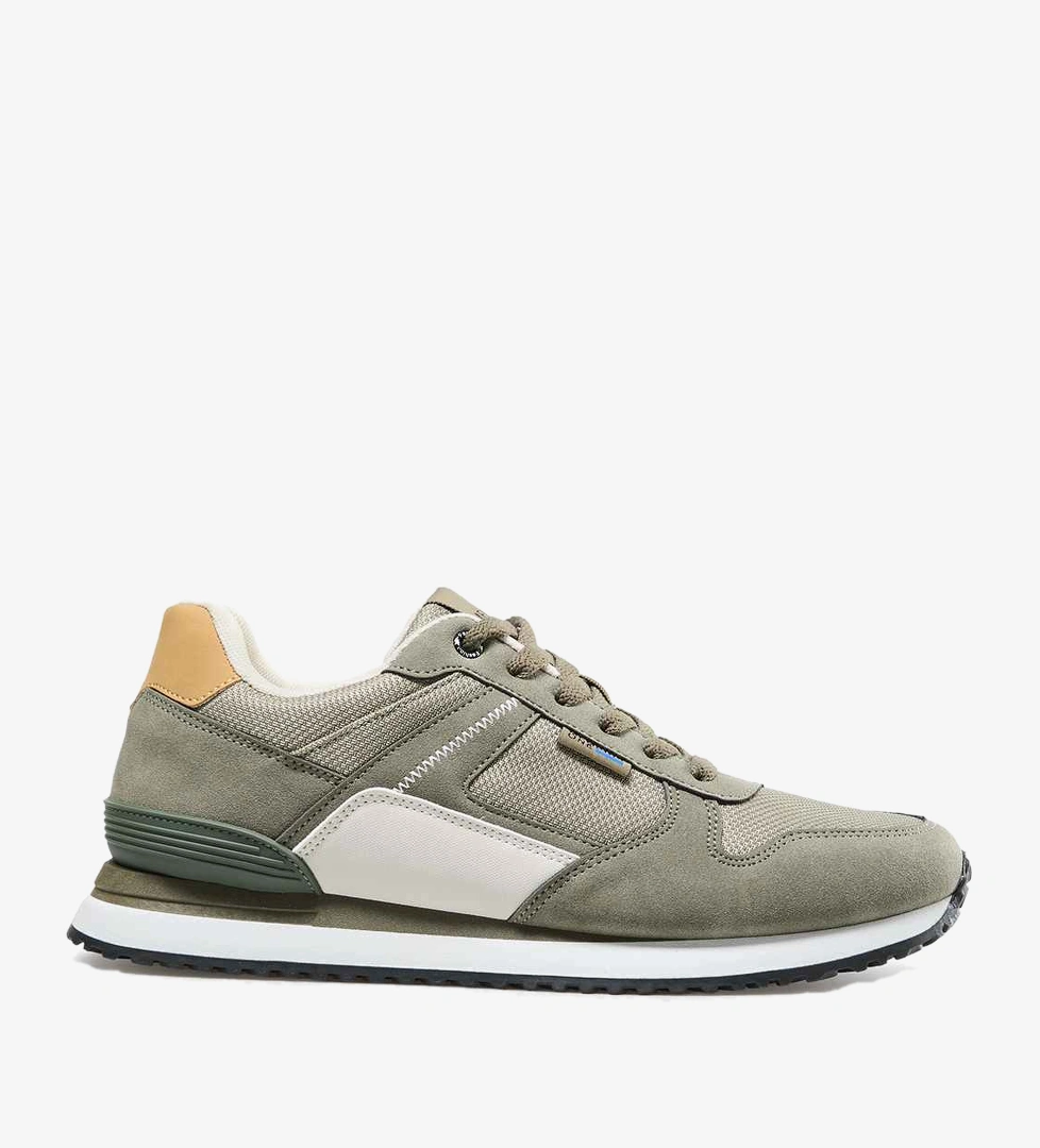 Sneaker