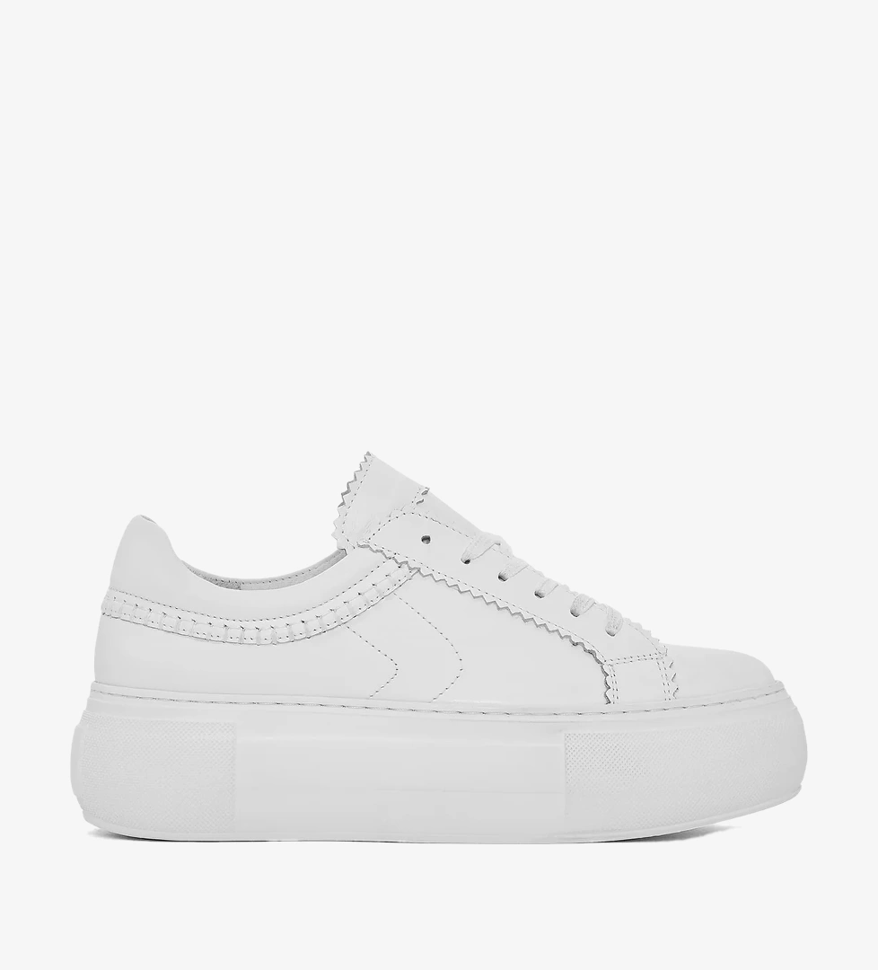 Kadın Beyaz Bağcıklı Kalın Tabanlı Deri Sneaker