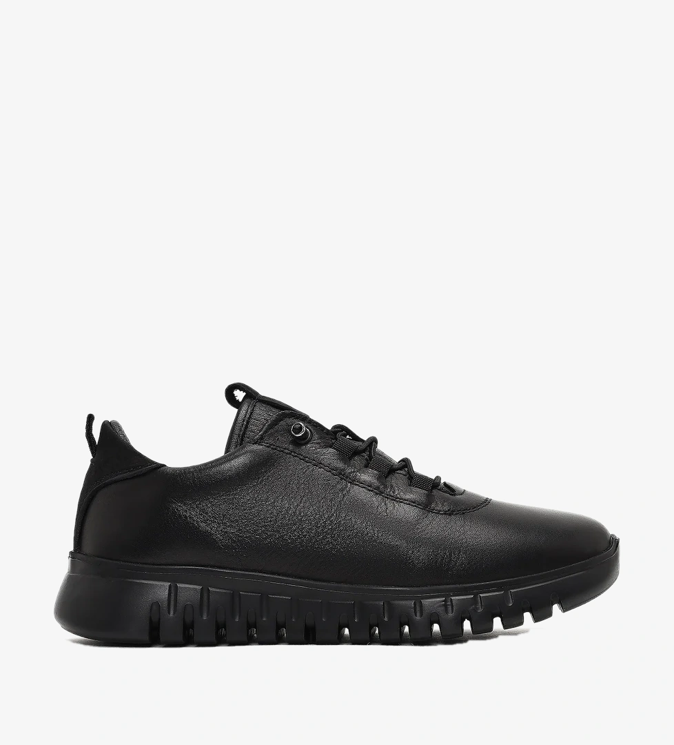 Kadın Siyah Bağcıklı Deri Sneaker