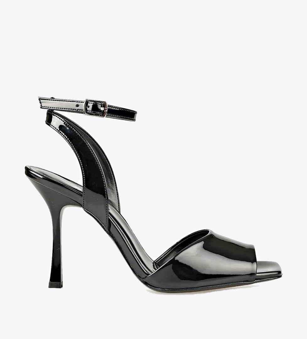 Elle Siyah Elle Sandalet