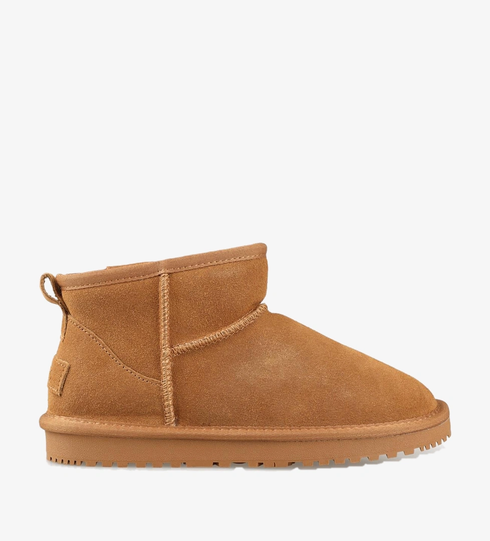 Elle Deve Tüyü Elle Camel