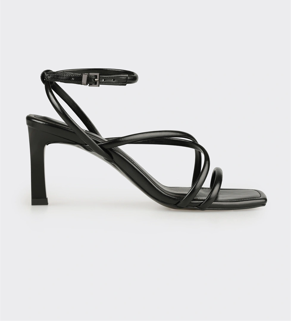 Elle Siyah Elle Sandalet
