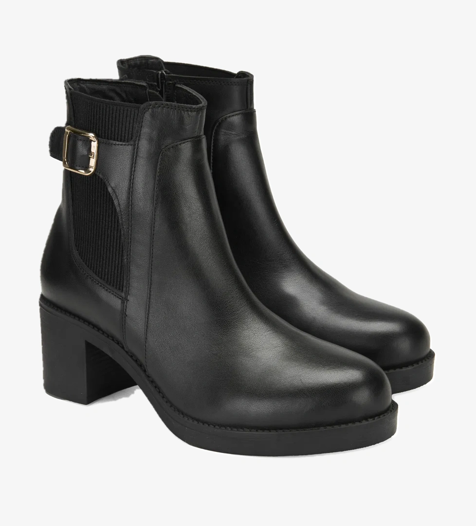 Desa Kadın Siyah Topuklu Deri Bot model görseli