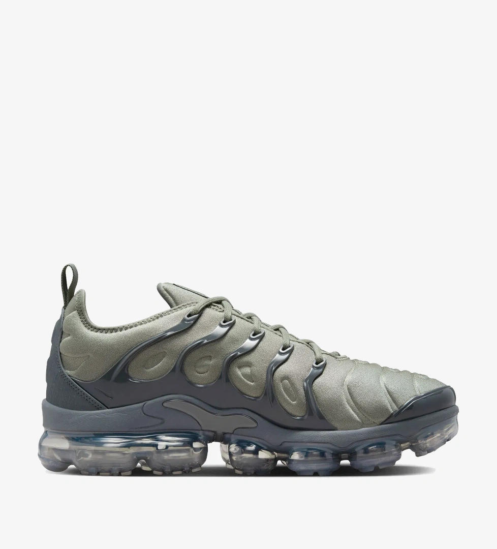 Nike Nike Air VaporMax Plus Erkek Gri Spor Ayakkabı model görseli