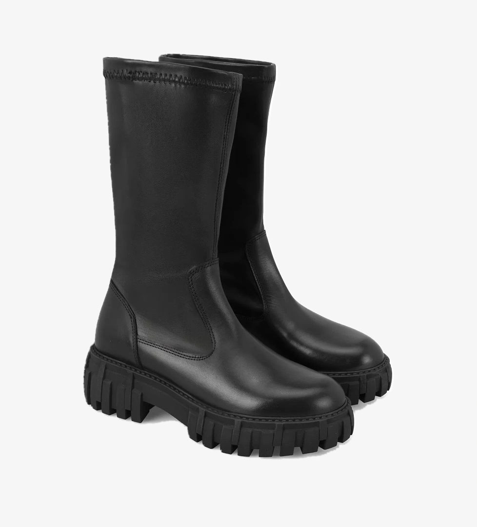 Desa Kadın Siyah Deri Bot model görseli