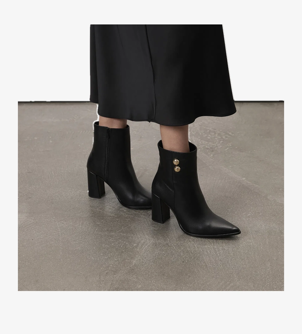 Kadın Siyah Metal Aksesuarlı Deri Topuklu Bot - Görsel 1