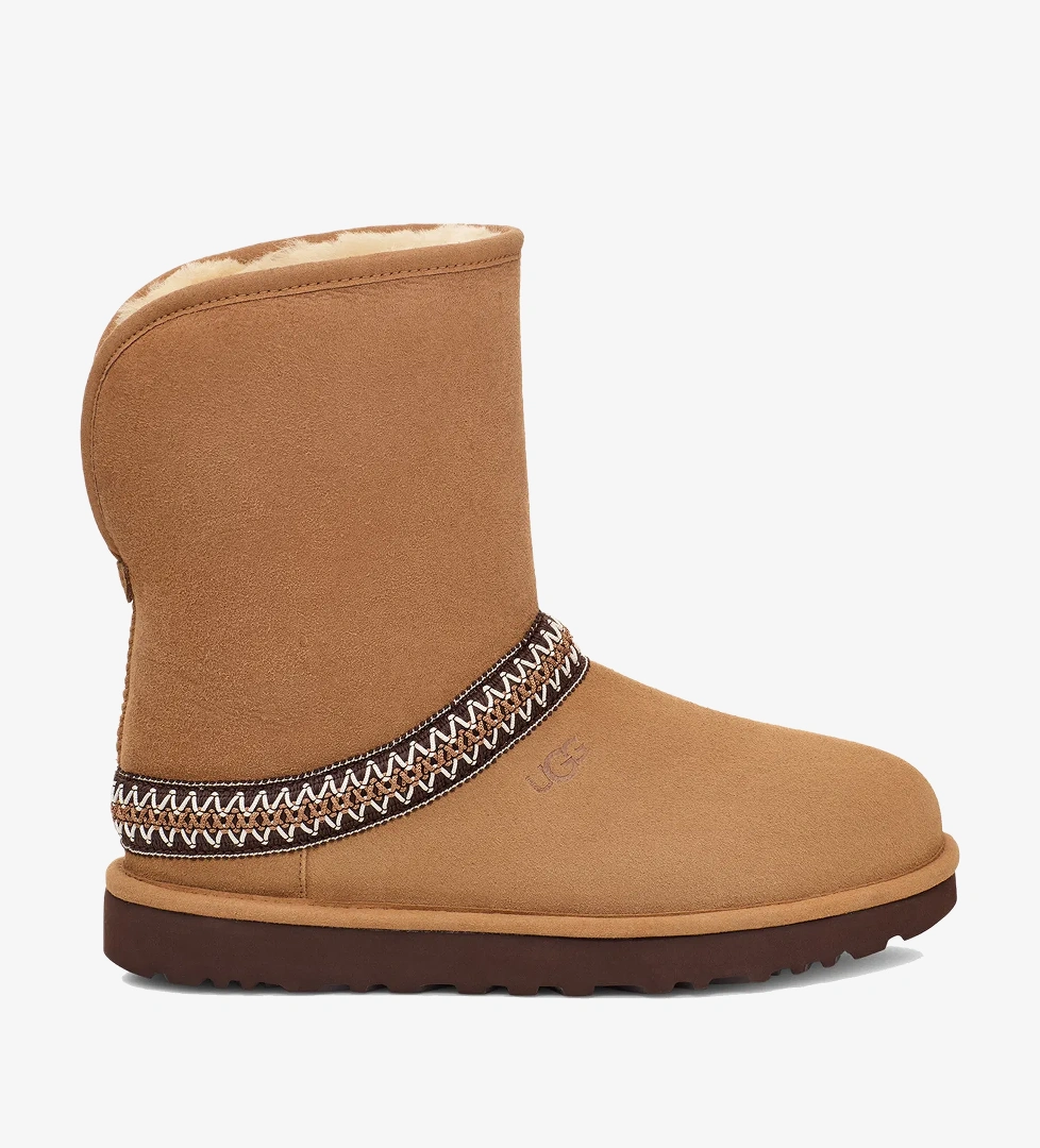 Ugg UGG Classic Short Crescent Kadın Taba Bot model görseli