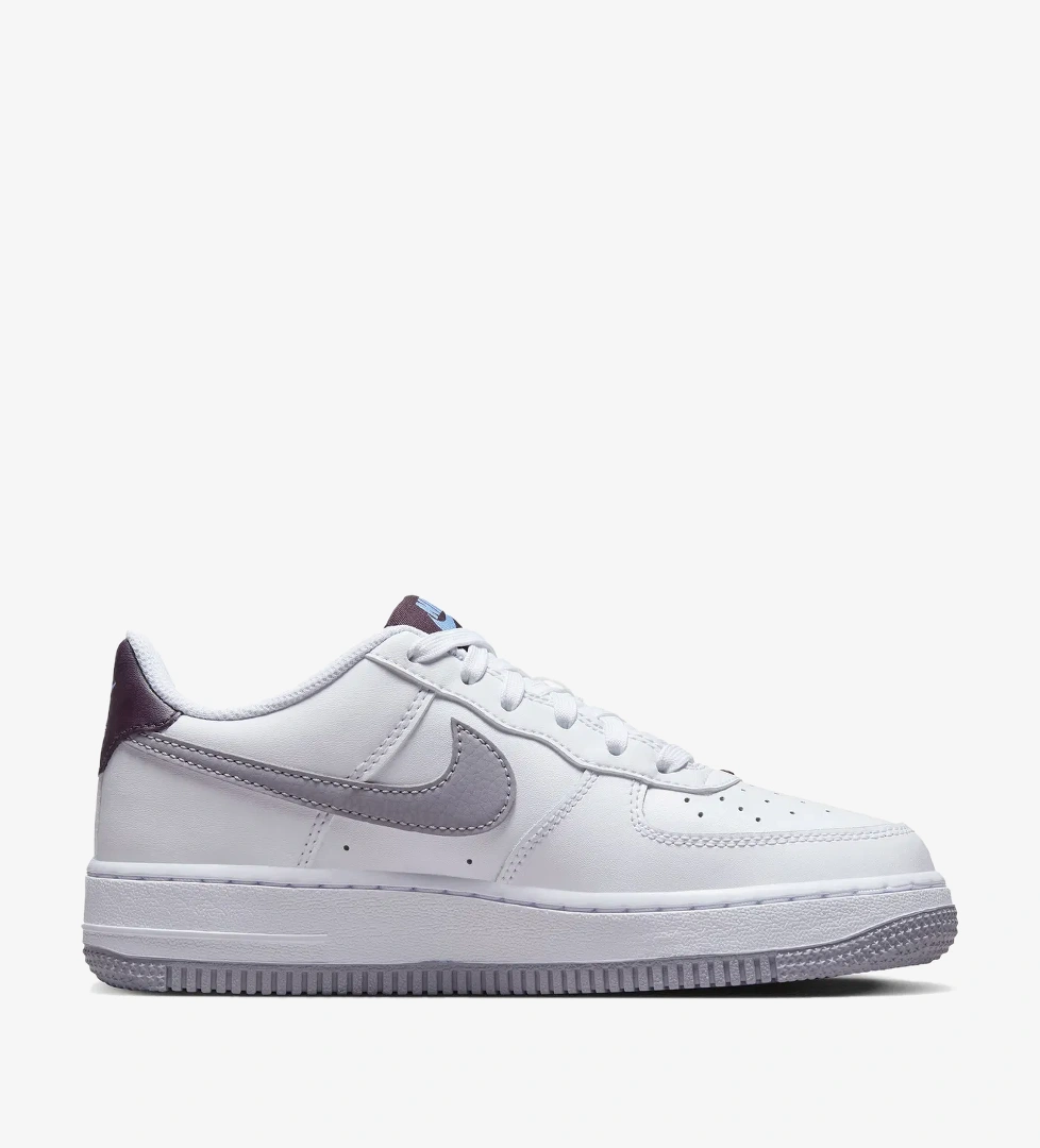Nike Nike Air Force 1 Genç Beyaz Spor Ayakkabı model görseli