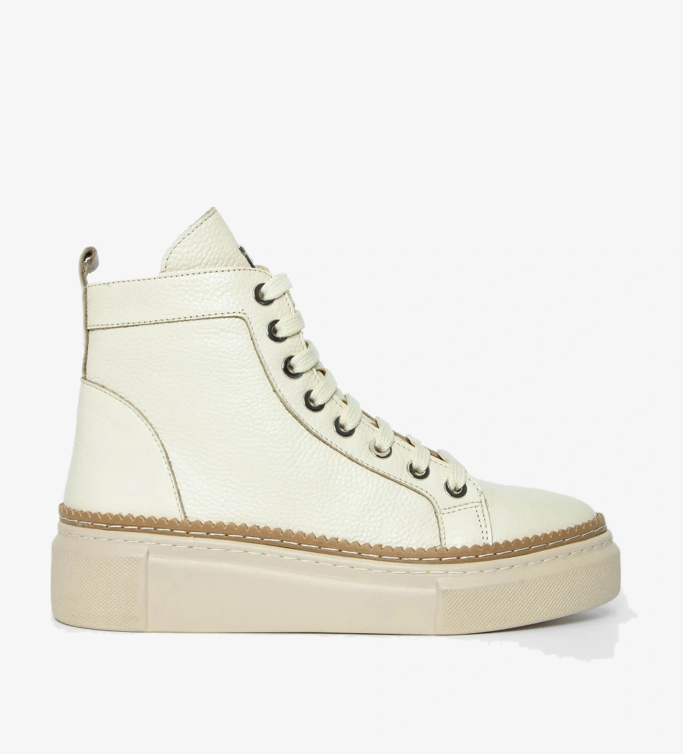 Tamer Tanca Tamer Tanca Kadın Hakiki Deri Bej Casual Bot model görseli