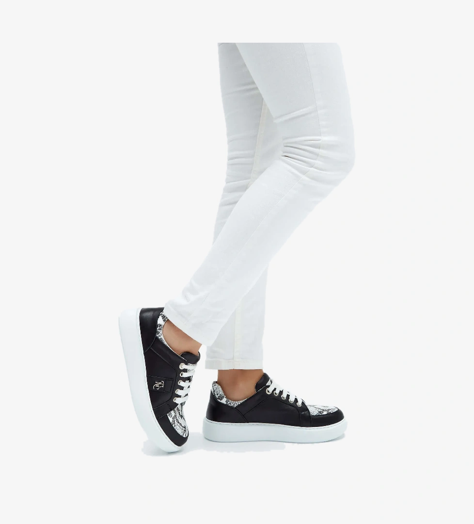 Tamer Tanca Tamer Tanca Kadın Hakiki Deri Siyah Deri Sneakers & Spor Ayakkabı model görseli