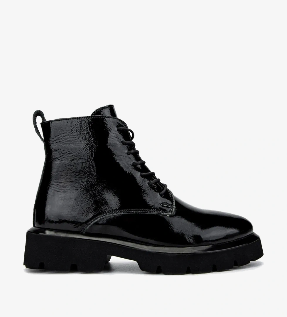 Valmenti Valmenti Kadın Siyah Rugan Casual Bot model görseli