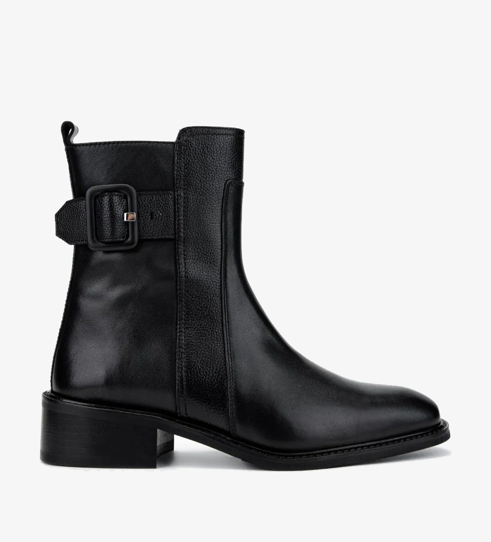 Valmenti Valmenti Kadın . Siyah Deri Casual Bot model görseli