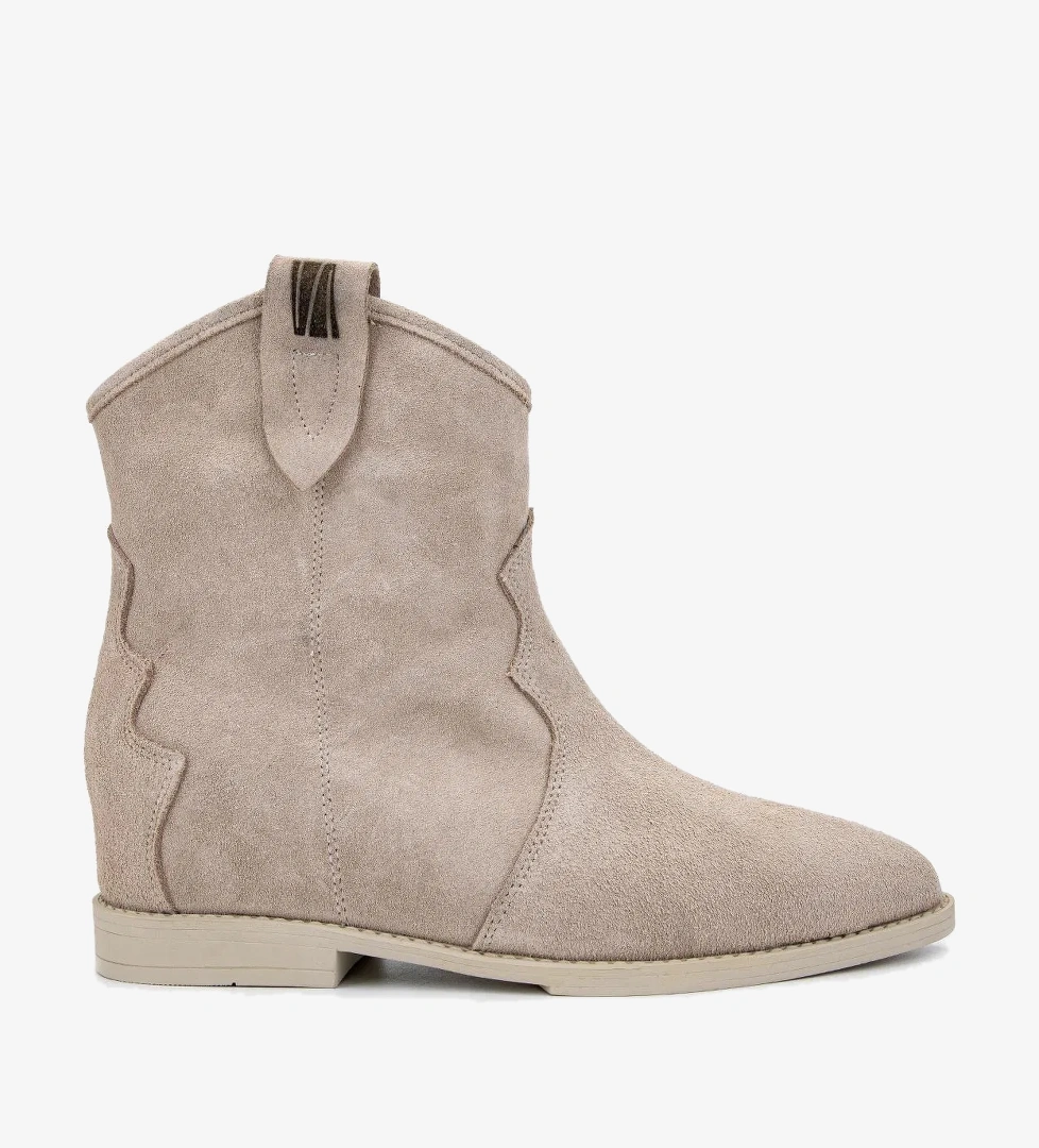 Valmenti Valmenti Kadın . Bej Süet Casual Bot model görseli