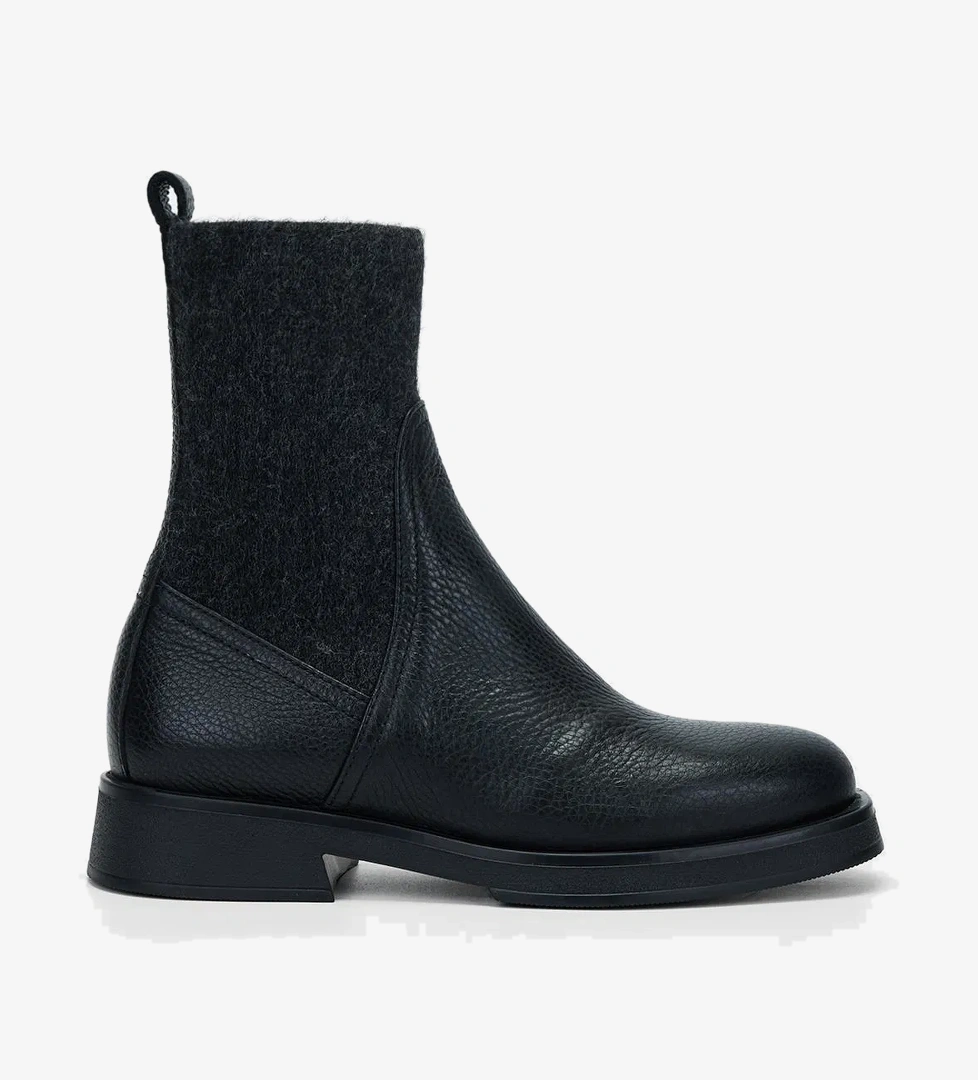 Valmenti Valmenti Kadın Siyah Floter Hakiki Deri Casual Bot model görseli