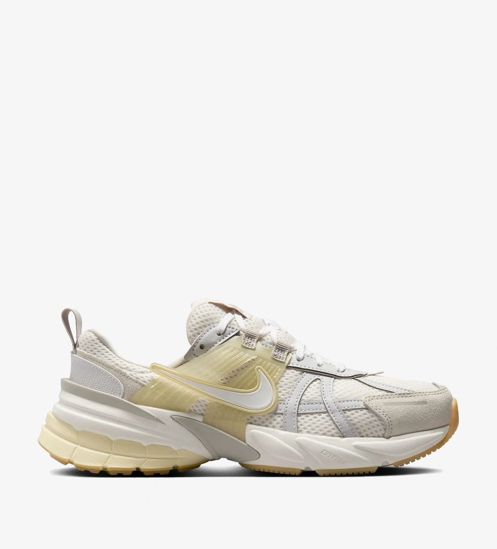 Nike V2K Run Kadın Krem Rengi Spor Ayakkabı