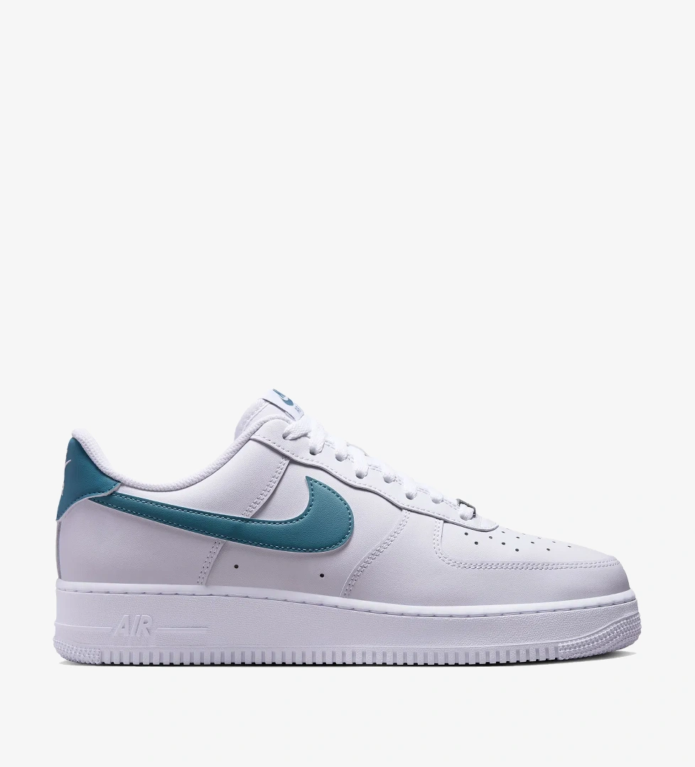 Nike Nike Air Force 1 '07 model görseli