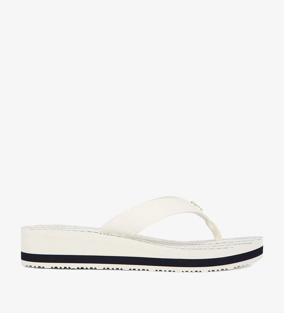 Tommy Hilfiger Tommy Hilfiger Im Chainprint Midwedge Kadın Beyaz Terlik Sandalet & Terlik | FashFed Beyaz - 1. görsel