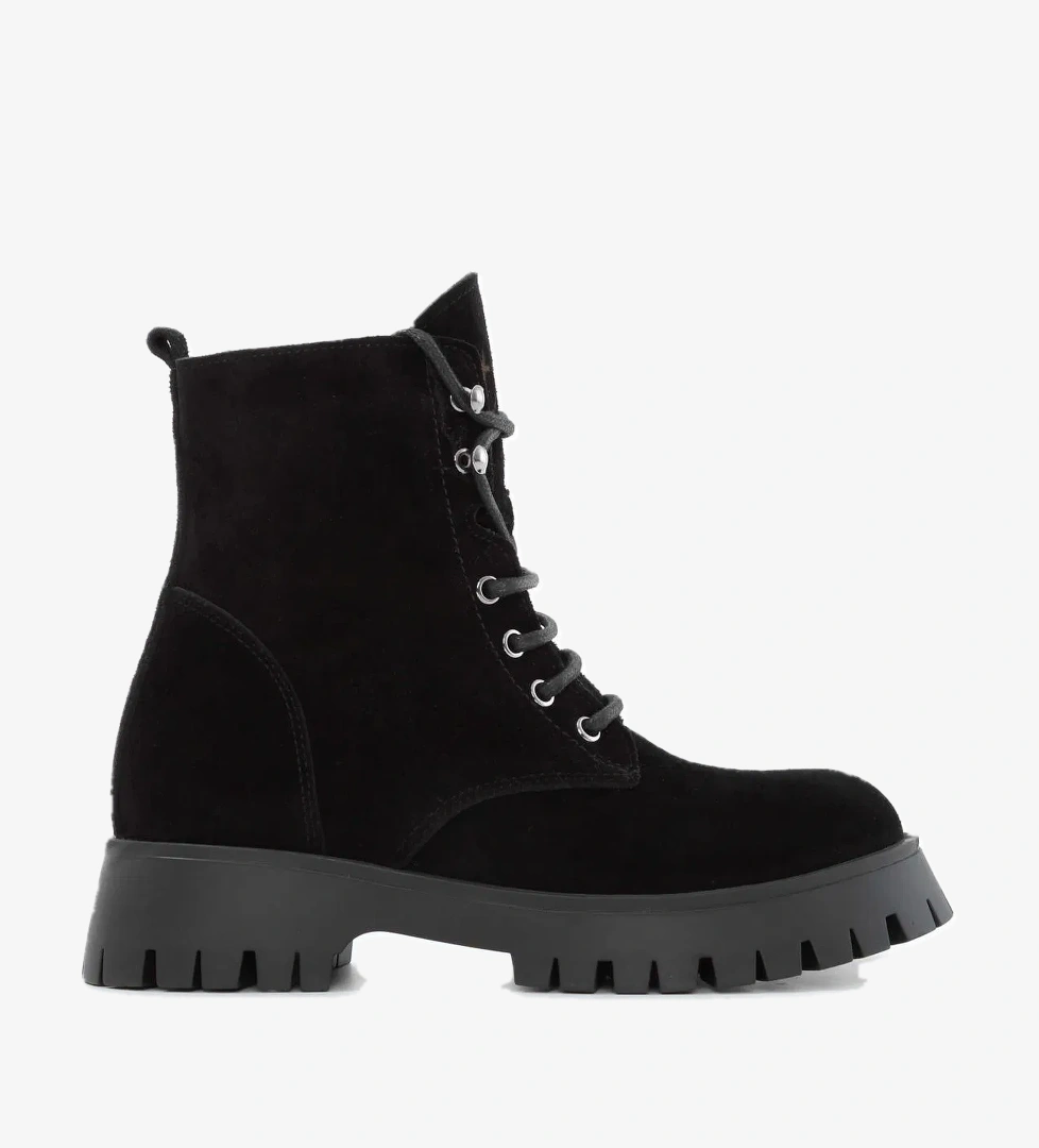 Tamer Tanca Tamer Tanca Kadın Hakiki Deri Siyah Süet POSTAL Bot model görseli