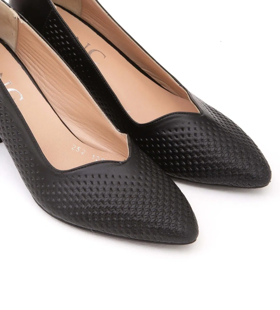 Tamer Tanca Tamer Tanca Kadın Hakiki Deri Siyah Klasik Ayakkabı model görseli