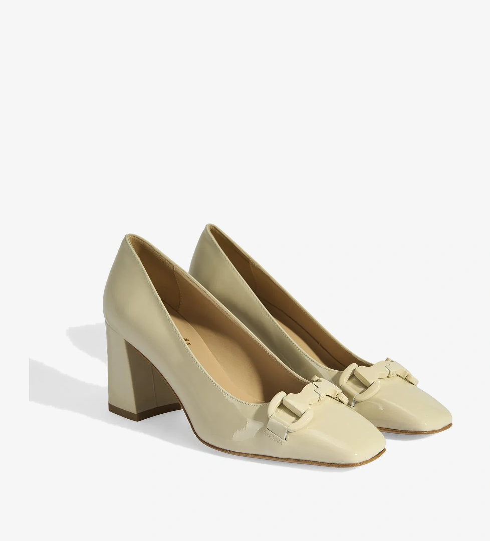 Luca Grossi Kadın Krem Toka Aksesuarlı Rugan Babet