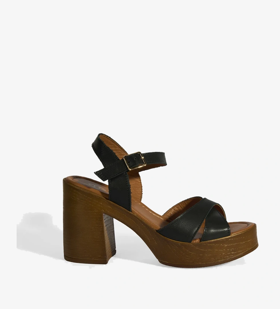 Desa Siyah Kadın Toka Detaylı Deri Sandalet model görseli