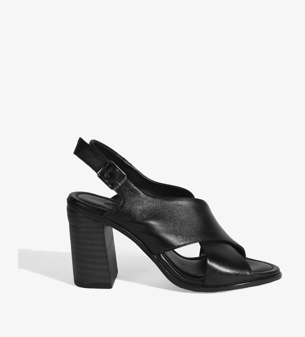 Siyah Kadın Toka Detaylı Deri Sandalet