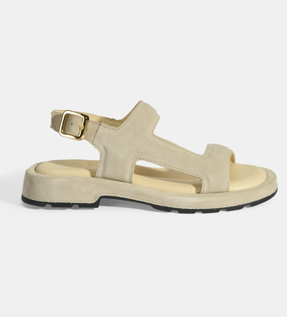 Desa Kadın Bej Süet Tokalı Sandalet model görseli