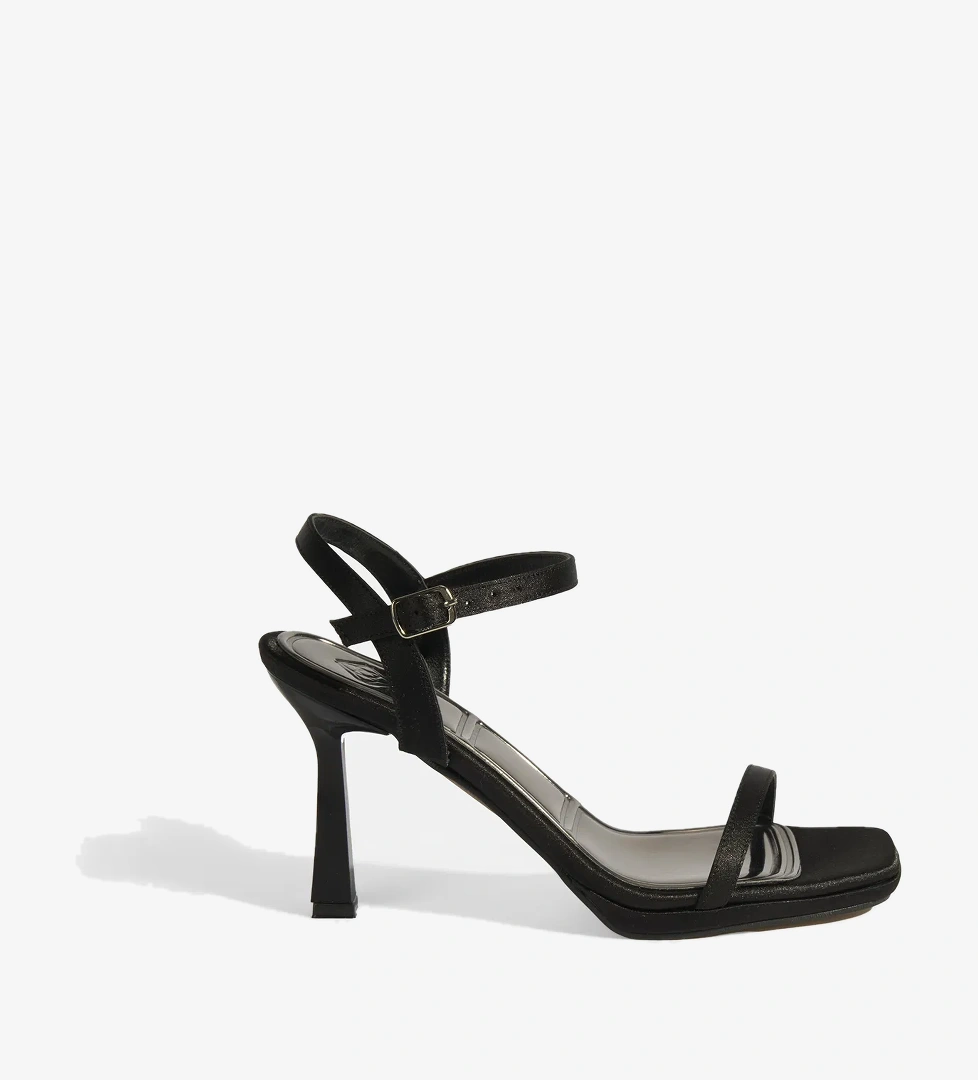 Kadın Siyah Toka Detaylı Topuklu Abiye Sandalet