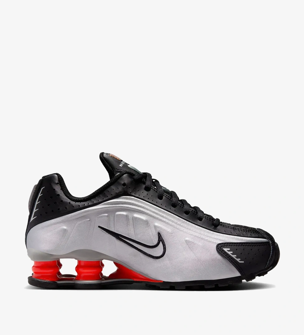 Nike Nike Shox R4 Genç Çocuk Gri Spor Ayakkabı model görseli