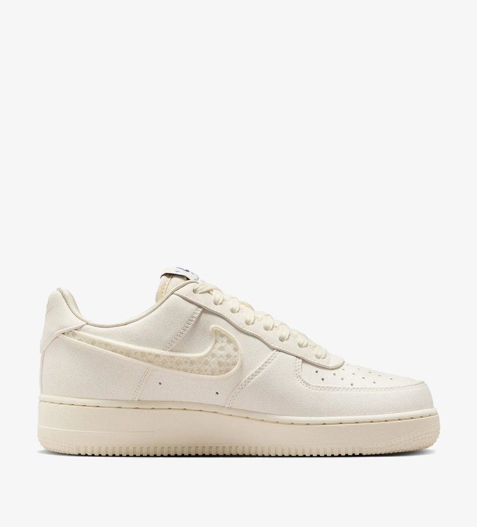 Nike Air Force 1 '07 LX Kadın Krem Rengi Spor Ayakkabı