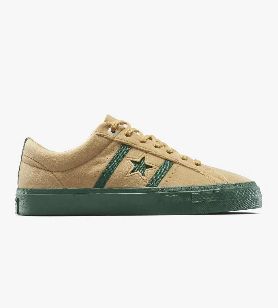 Converse Converse x UNDEFEATED One Star Academy Pro Erkek Krem Sneaker model görseli