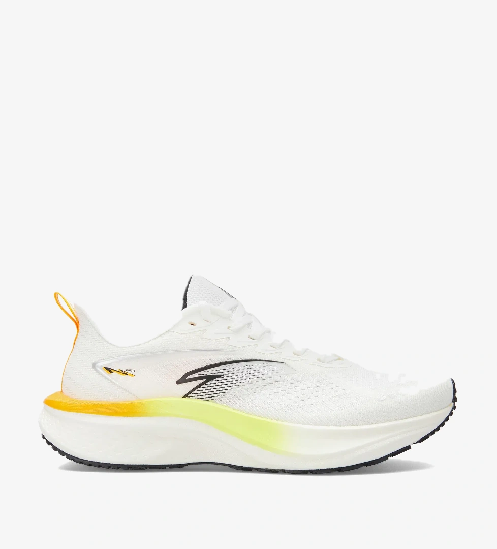 Fashfed Anta Mach V SE Erkek Beyaz Koşu Ayakkabısı model görseli