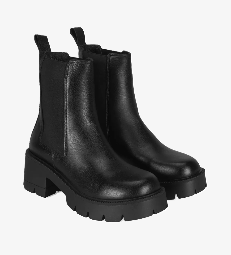 Desa Kadın Siyah Topuklu Bot model görseli