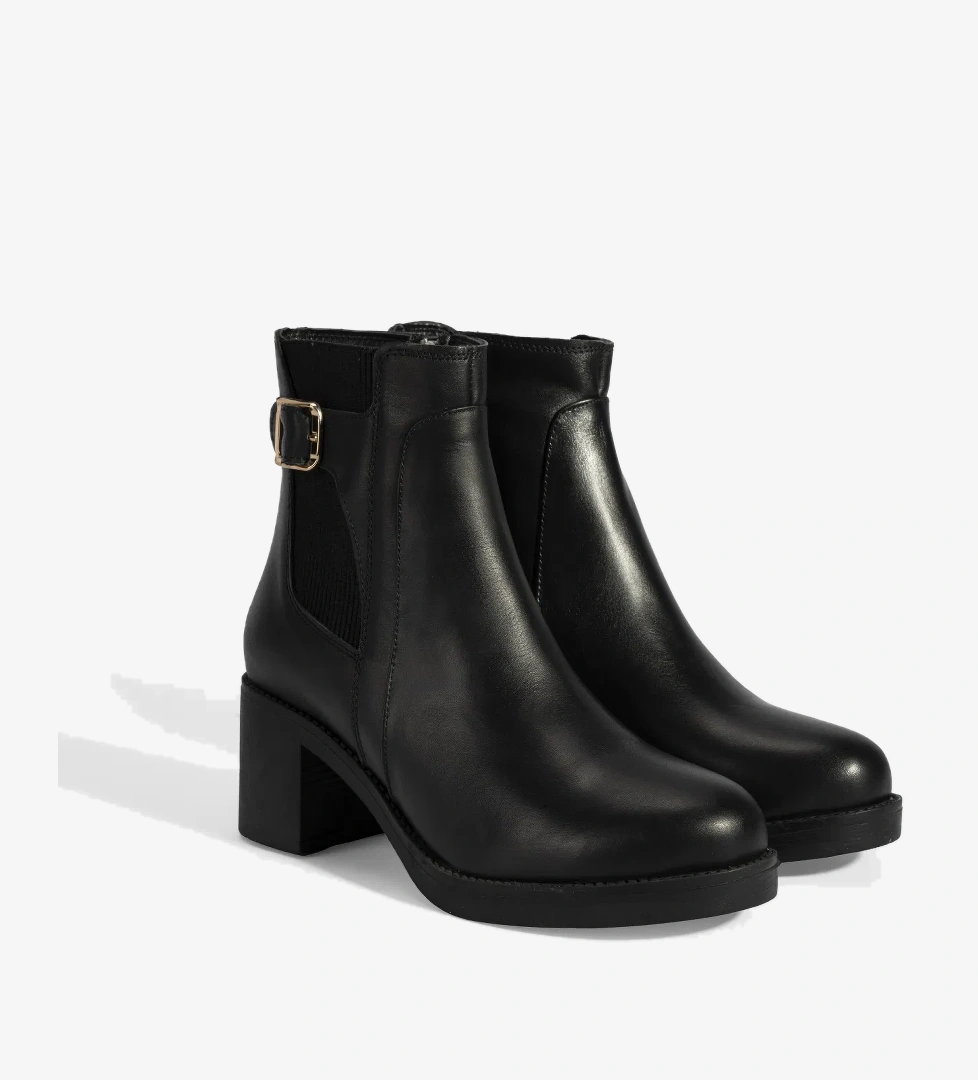 Kadın Siyah Metal Toka Detaylı Topuklu Deri Bot