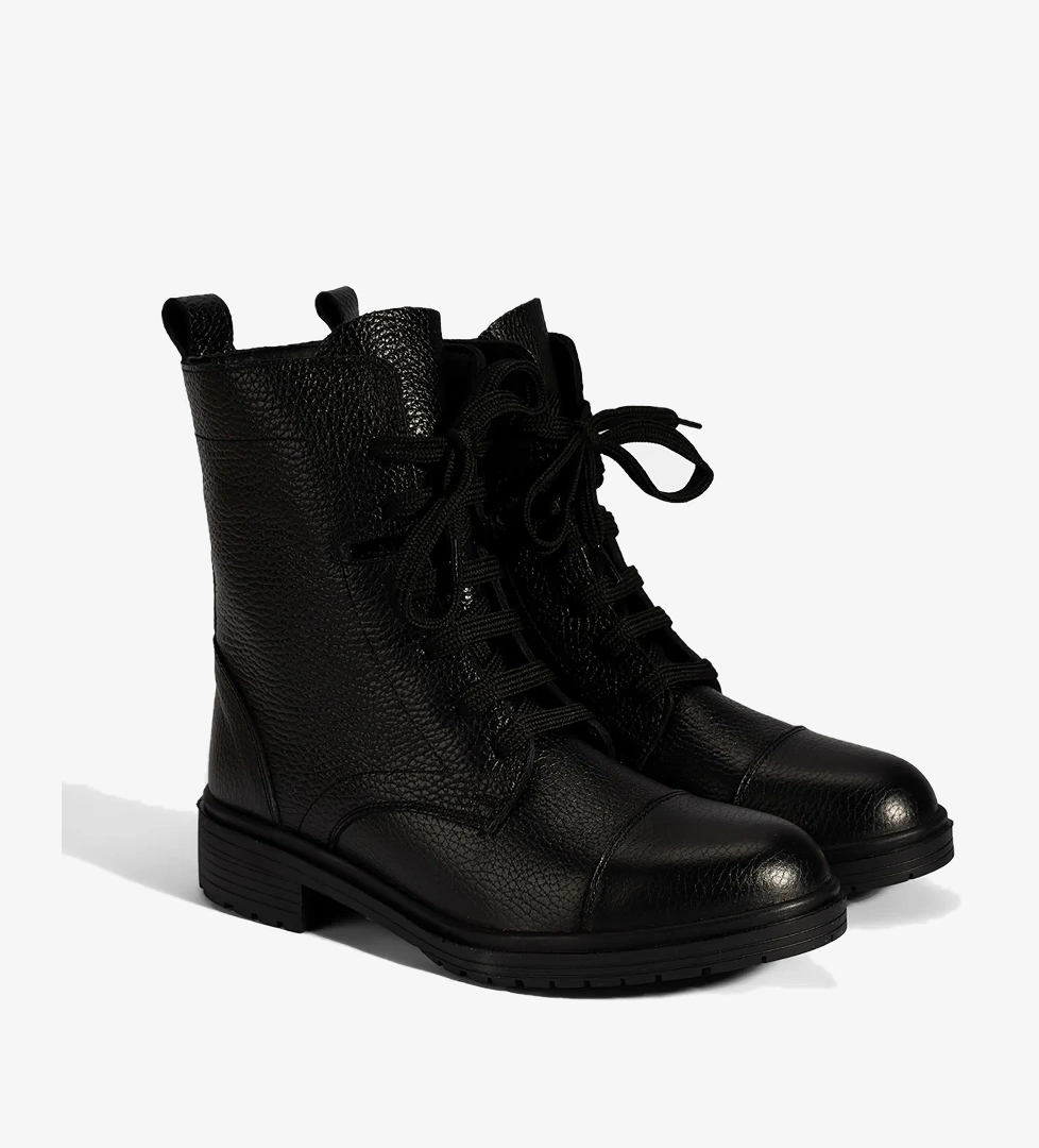 Kadın Siyah Bağcıklı Deri Postal Bot - Görsel 1