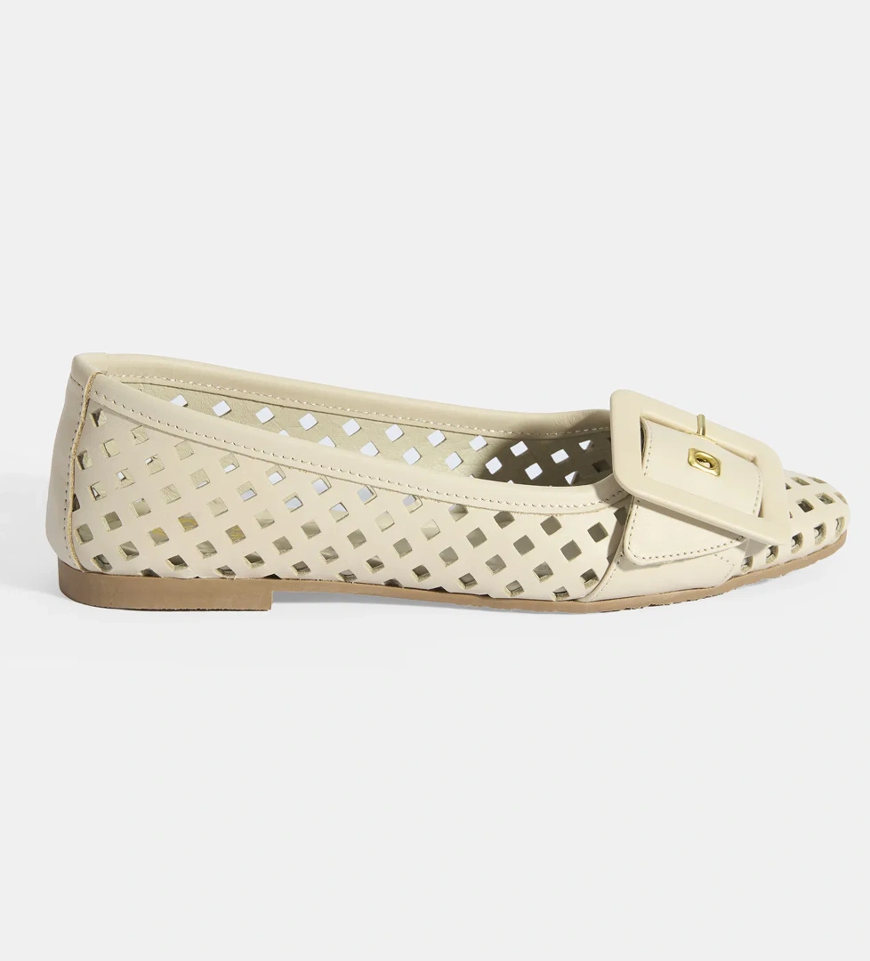 Kadın Bej Toka Aksesuarlı Perforeli Deri Babet