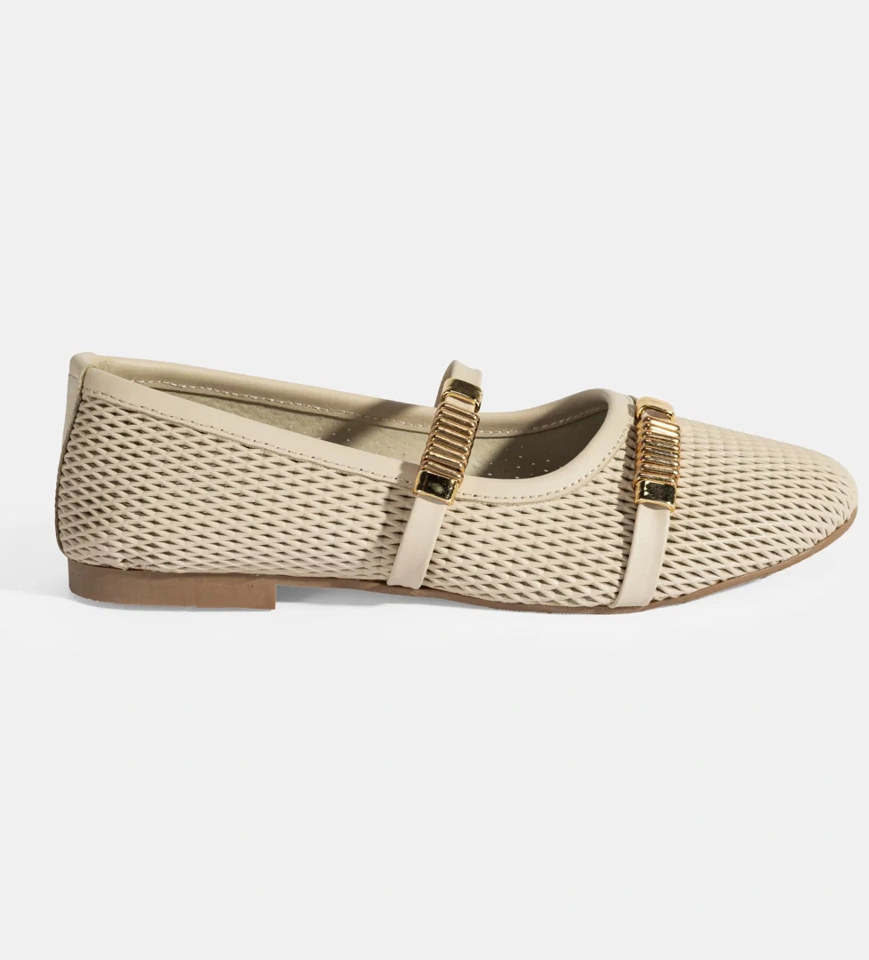 Kadın Bej Metal Toka Aksesuarlı Deri Babet