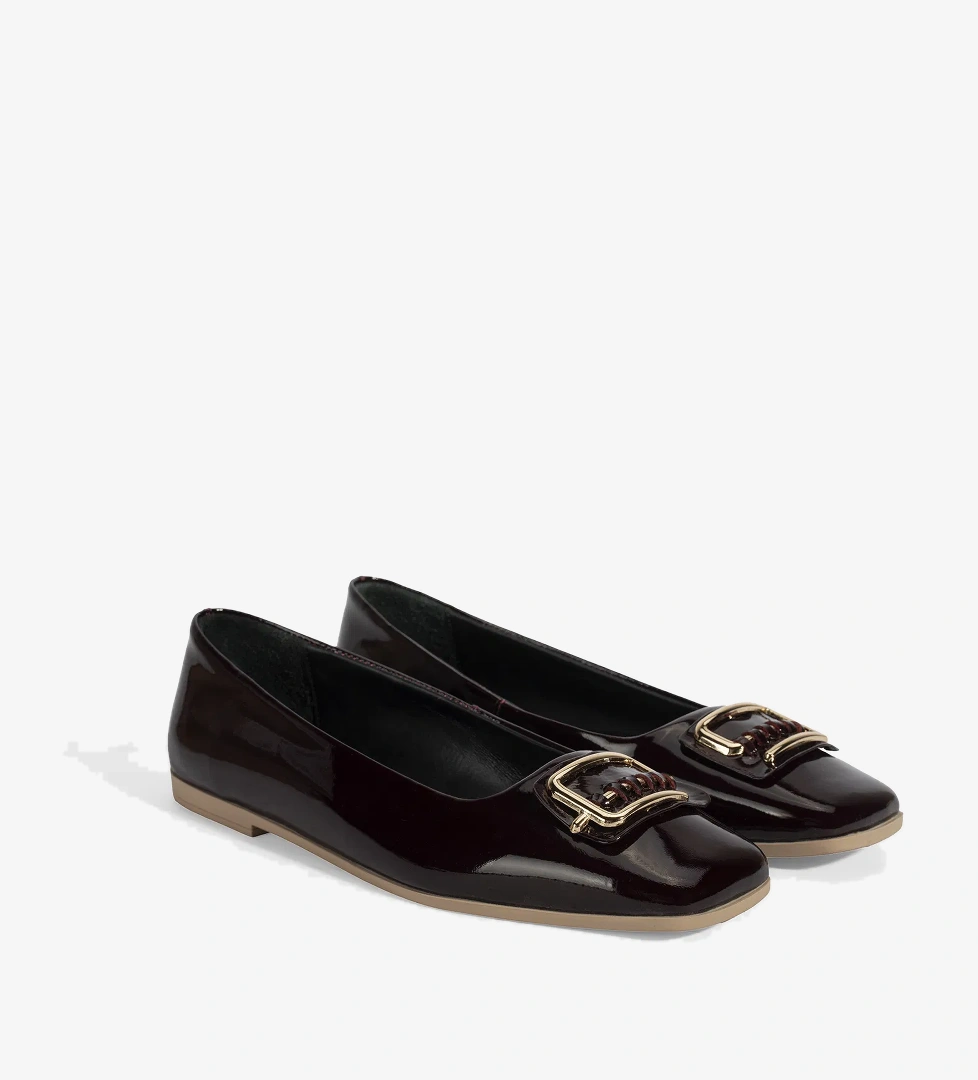 Kadın Bordo Metal Toka Aksesuarlı Rugan Babet