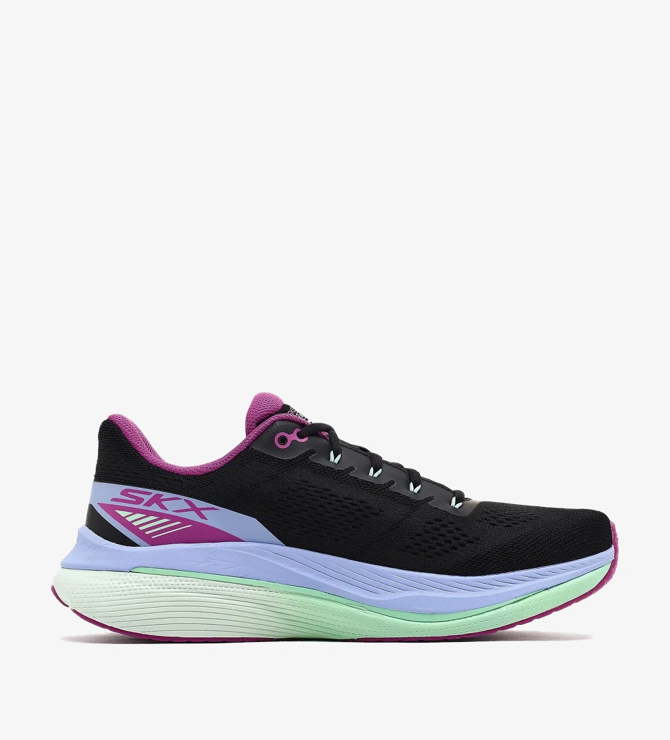 Skechers Skechers Max Cushioning Kadın Siyah Koşu Ayakkabısı FashFed'de! Siyah - 1. görsel