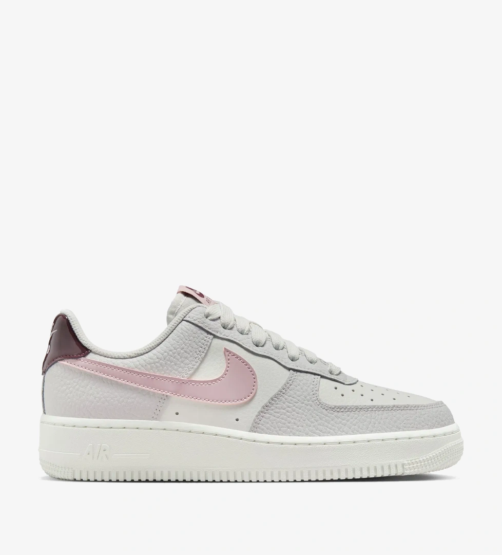 Nike Air Force 1 '07 Kadın Beyaz Spor Ayakkabı
