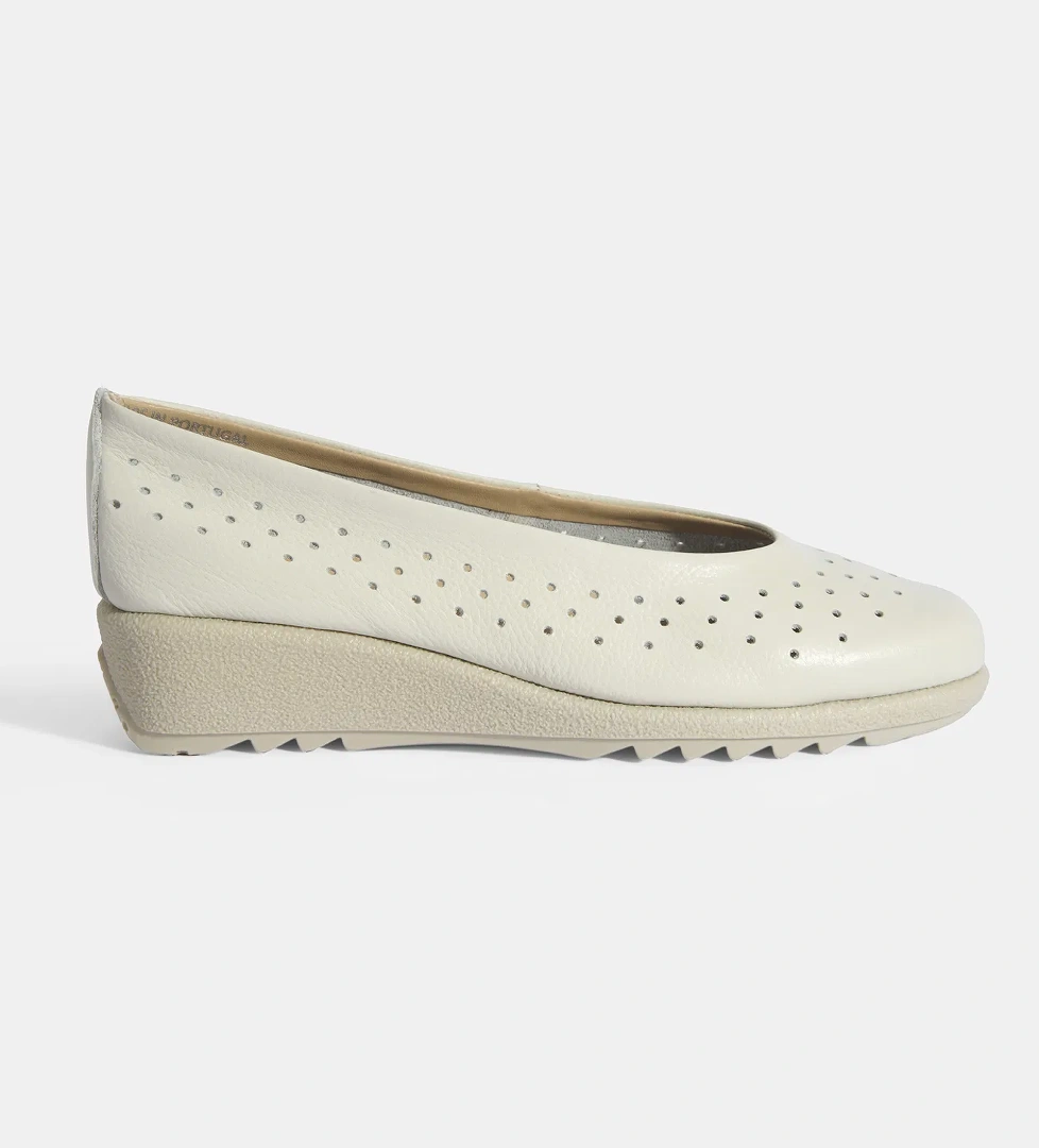 Kadın Beyaz Perforeli DesaComfort Günlük Ayakkabı
