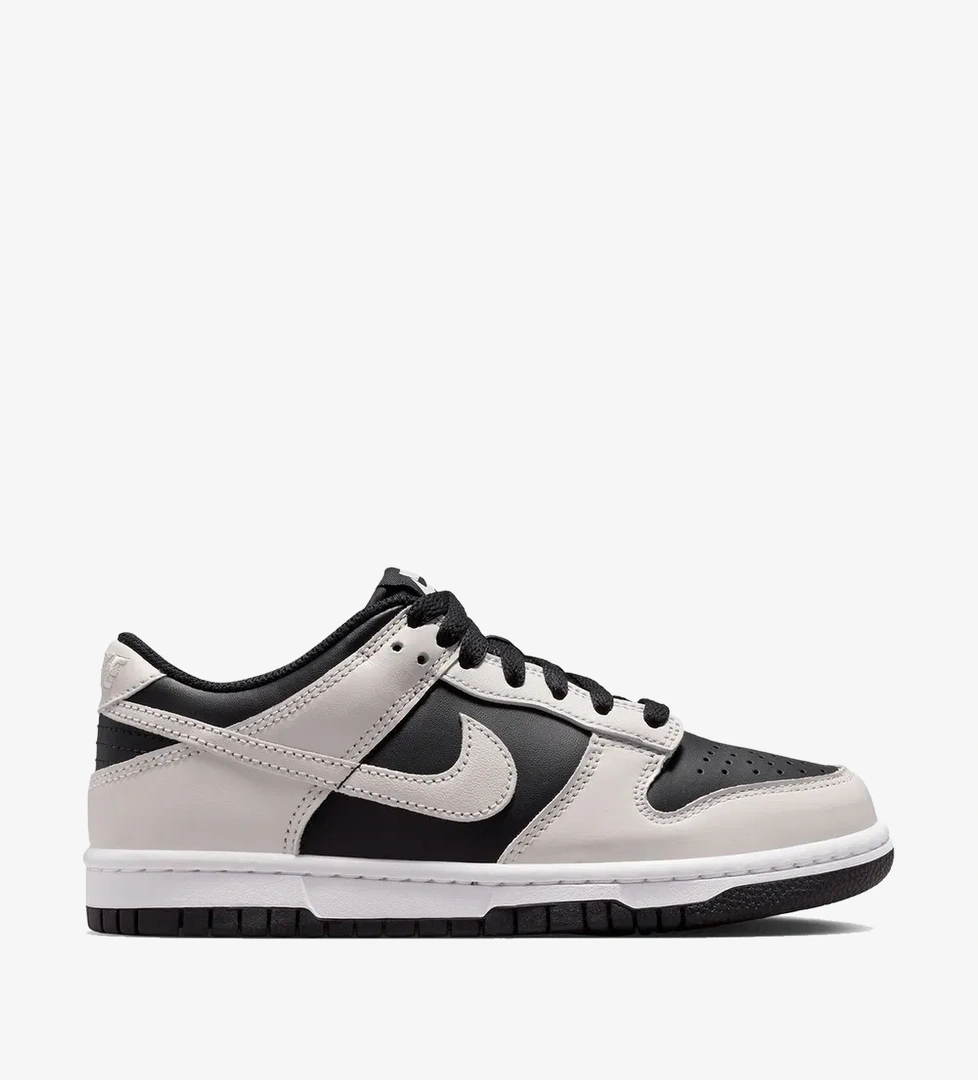 Nike Nike Dunk Low Genç Çocuk Siyah Spor Ayakkabı model görseli