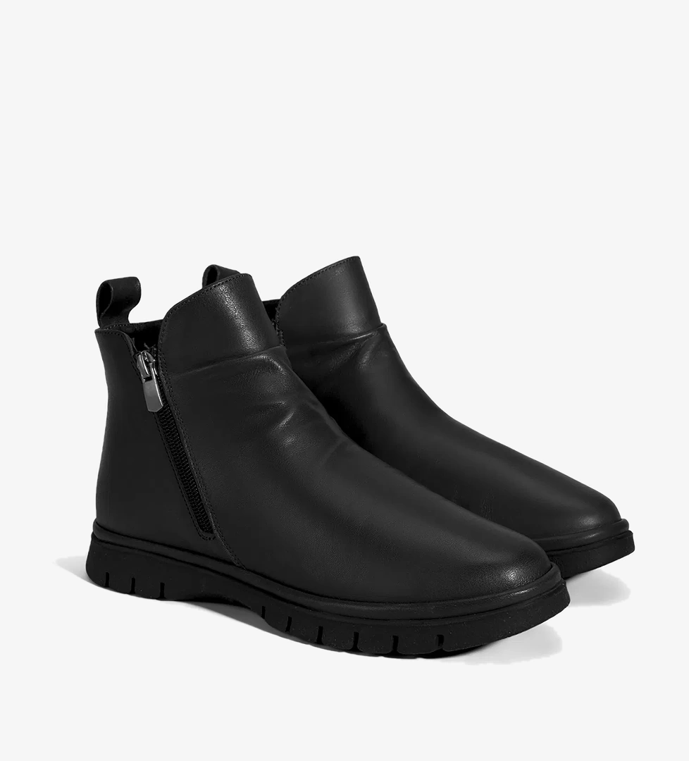 Kadın Siyah Fermuarlı Deri Bot