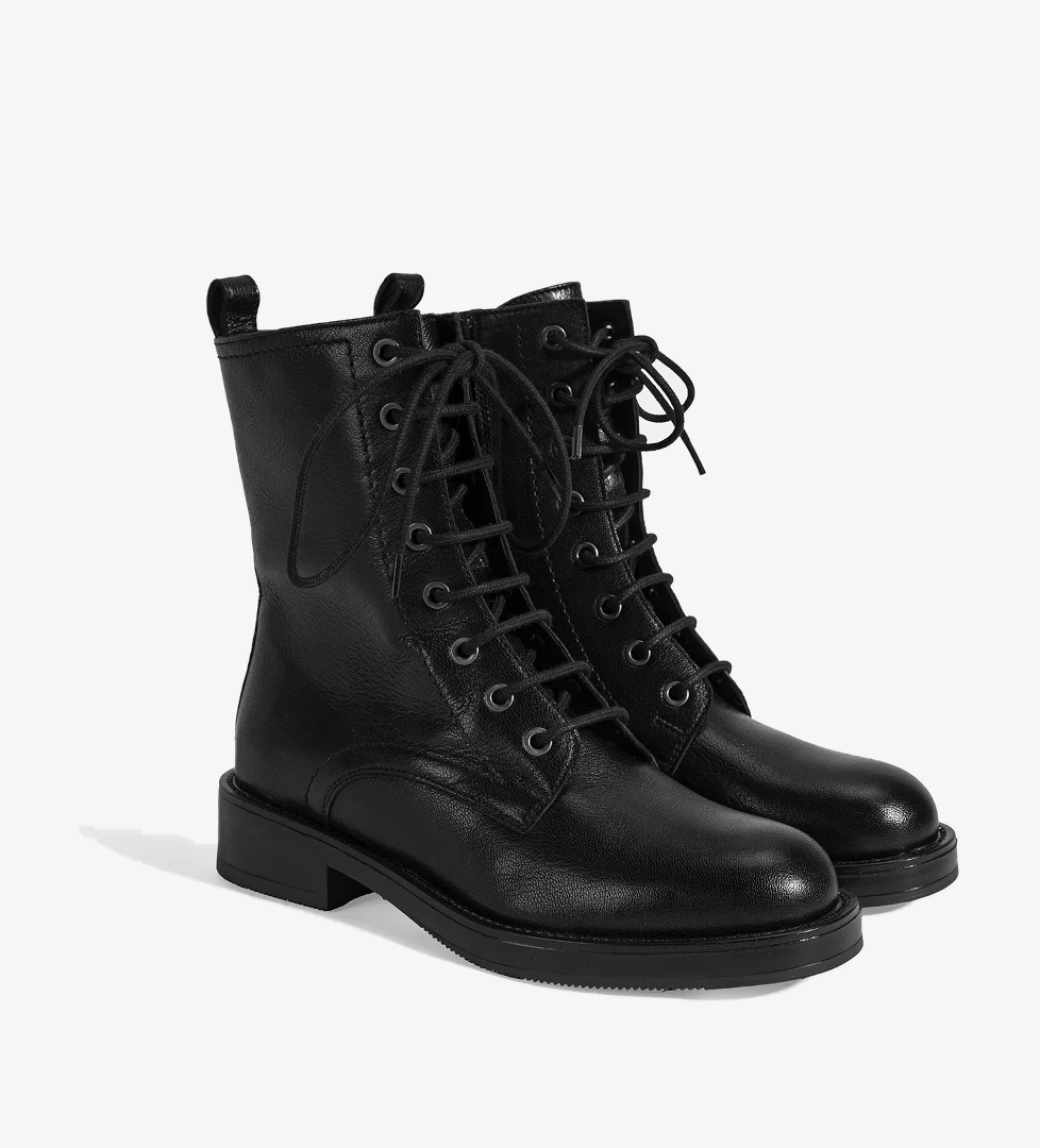 Kadın Siyah Bağcıklı Deri Postal Bot