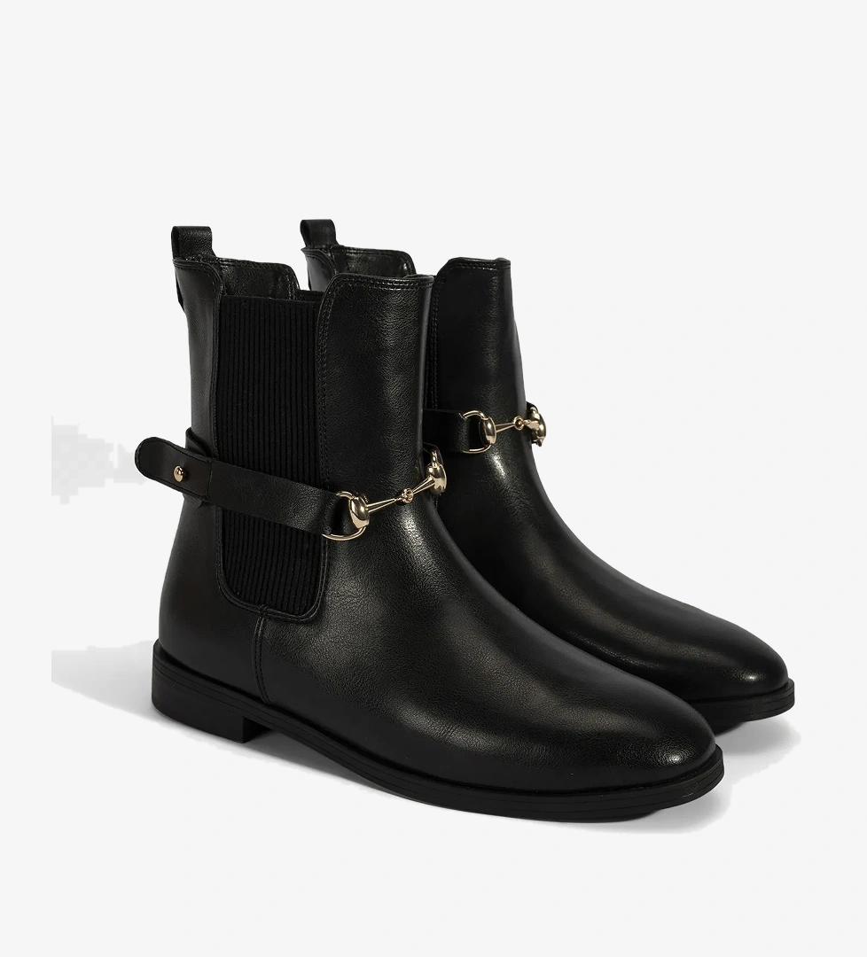 Kadın Siyah Metal Toka Aksesuarlı Bot