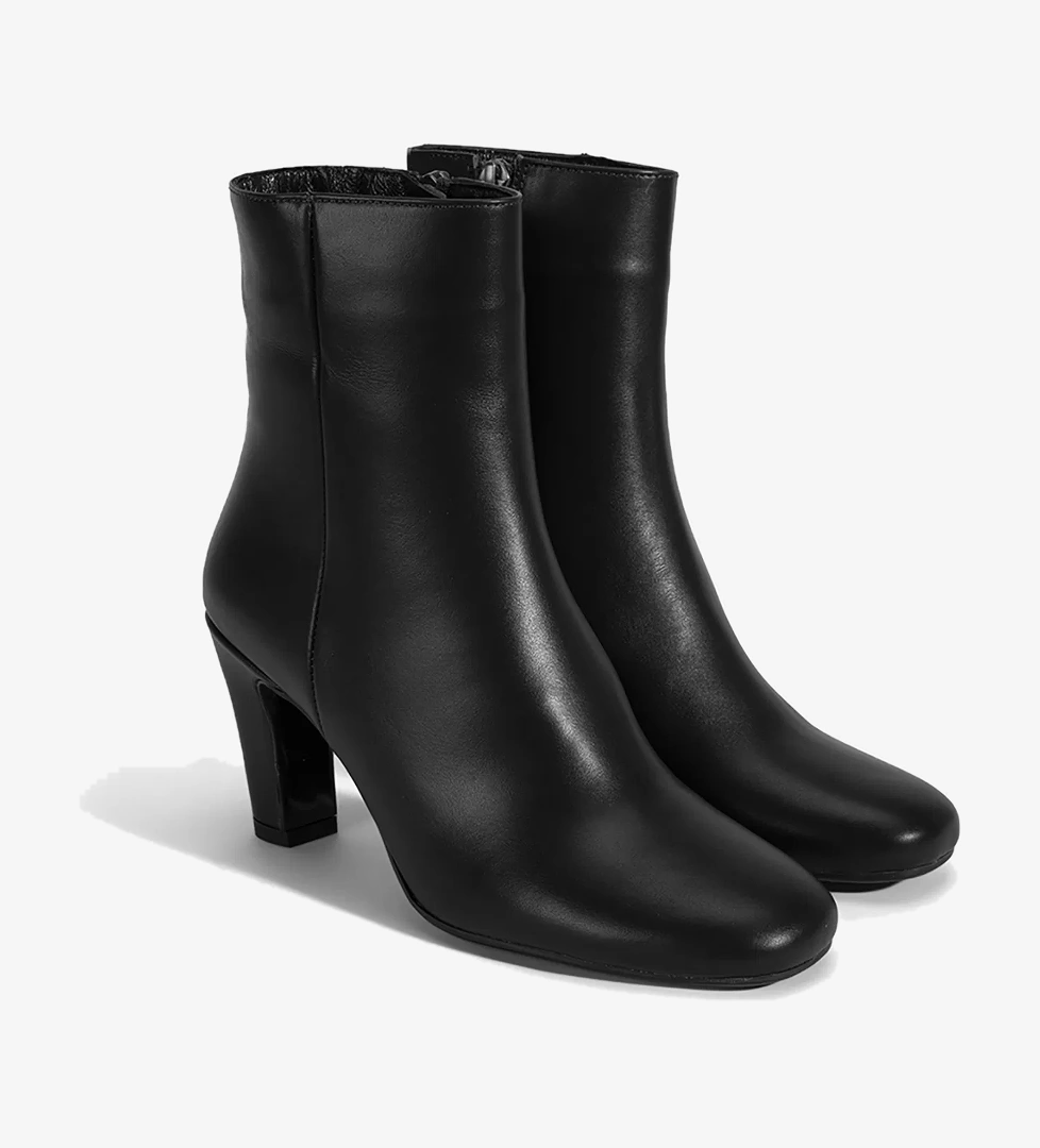 Kadın Siyah Topuklu Deri Bot