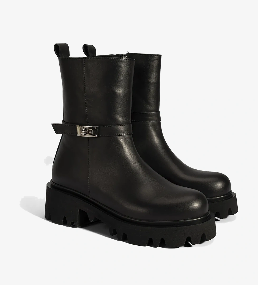 Kadın Siyah Metal Tokalı Kalın Tabanlı Deri Bot - Görsel 1