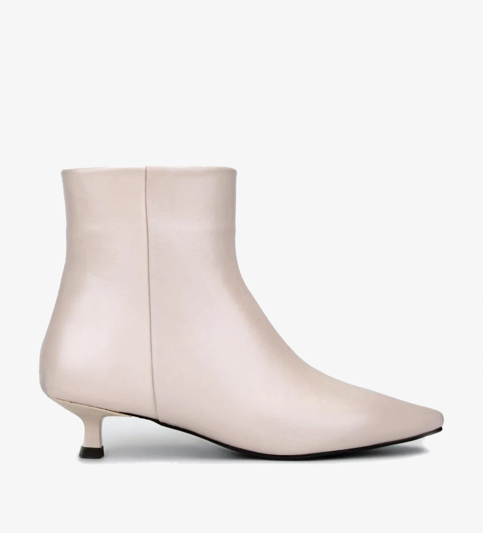 Valmenti Valmenti Kadın Hakiki Deri Bej Topuklu Bot model görseli