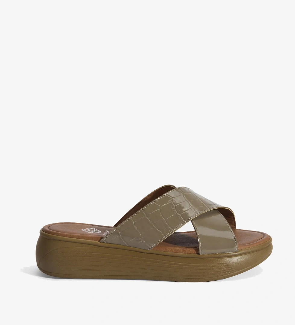 Kadın Vizon Dolgu Topuklu Deri Terlik