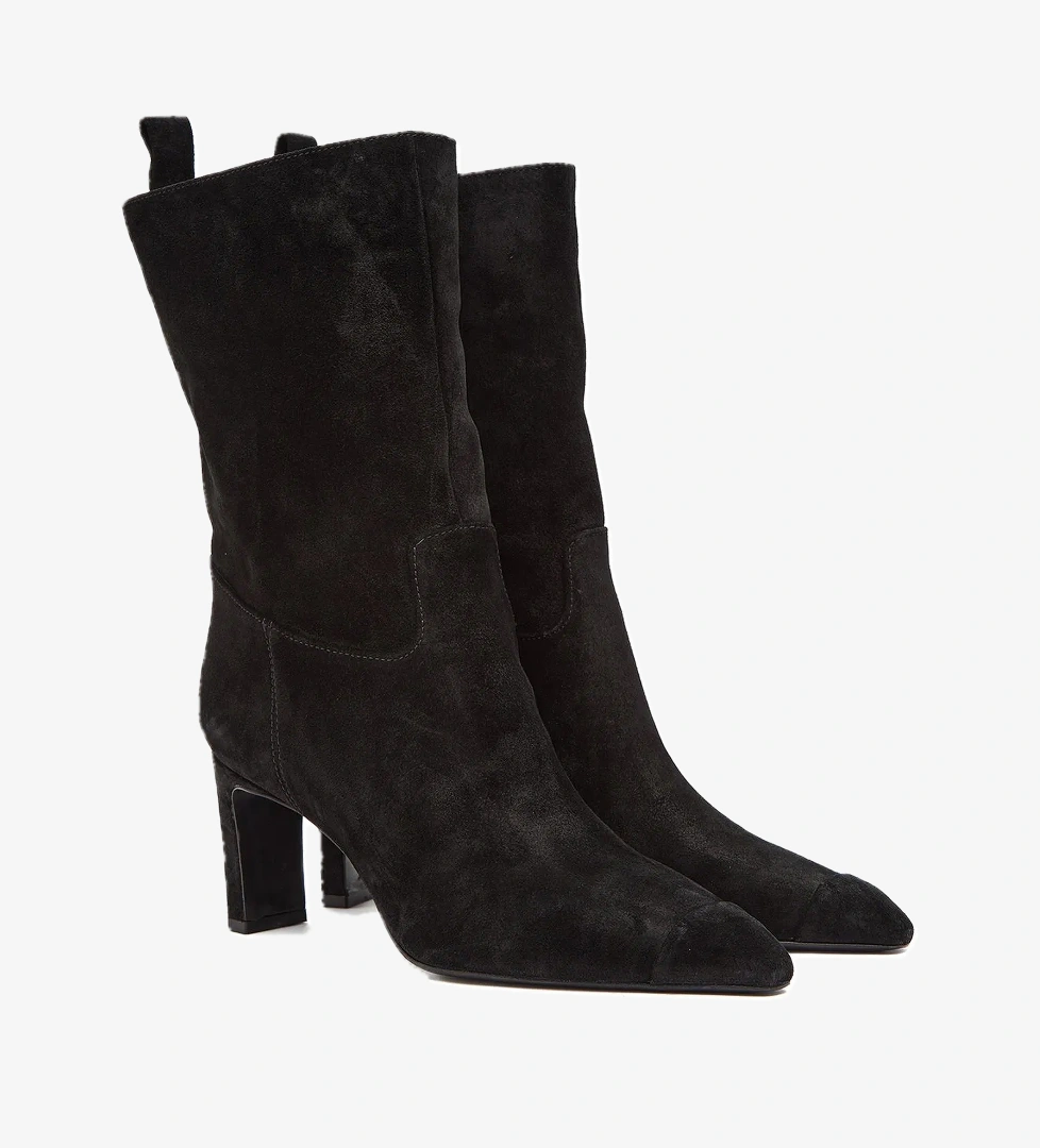 George Hogg George Hogg Kadın Bot model görseli